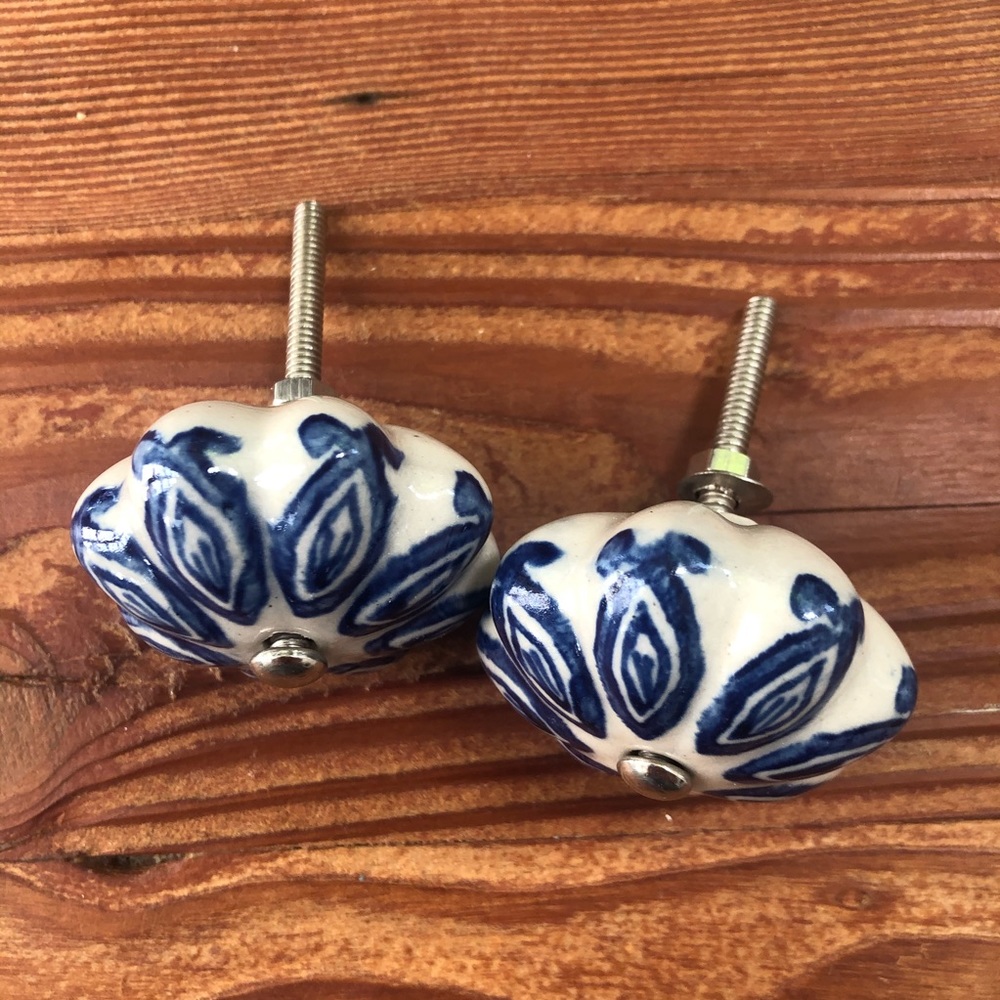 2 Beautiful Doorknobs ๐ - Picture 3 of 4